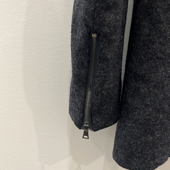 Club Monaco size 2 blazer with vegan leather on shoulders, charcoal. - Picture 4 of 4